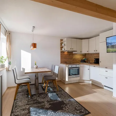 Haus Am Feld מלון קיצביהל